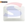 Placca rettangolare 3 posti colore Ghiaccio serie Matix - BTICINO AM4803CBN