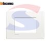 Placca 3 posti colore Bianco puro serie Livinglight - BTICINO LNC4803BN