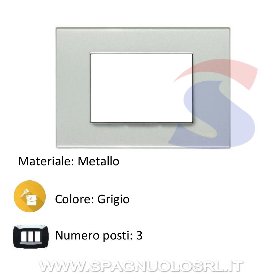 Placca 3 posti colore Grigio perla serie Livinglight - BTICINO N4803GN