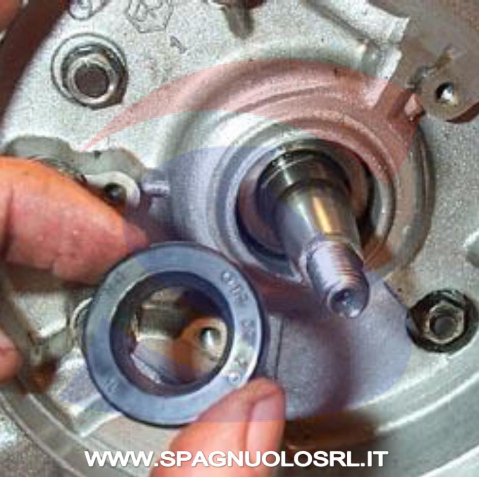 Paraolio con doppio bordo in NBR70 18 x 35 x 7 mm - CAR PAR18X35X7AS