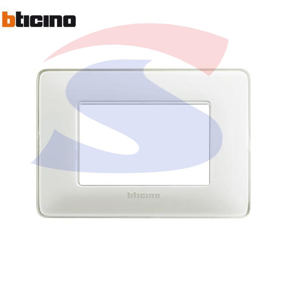 Placca rettangolare 3 posti colore Ghiaccio serie Matix - BTICINO AM4803CBN