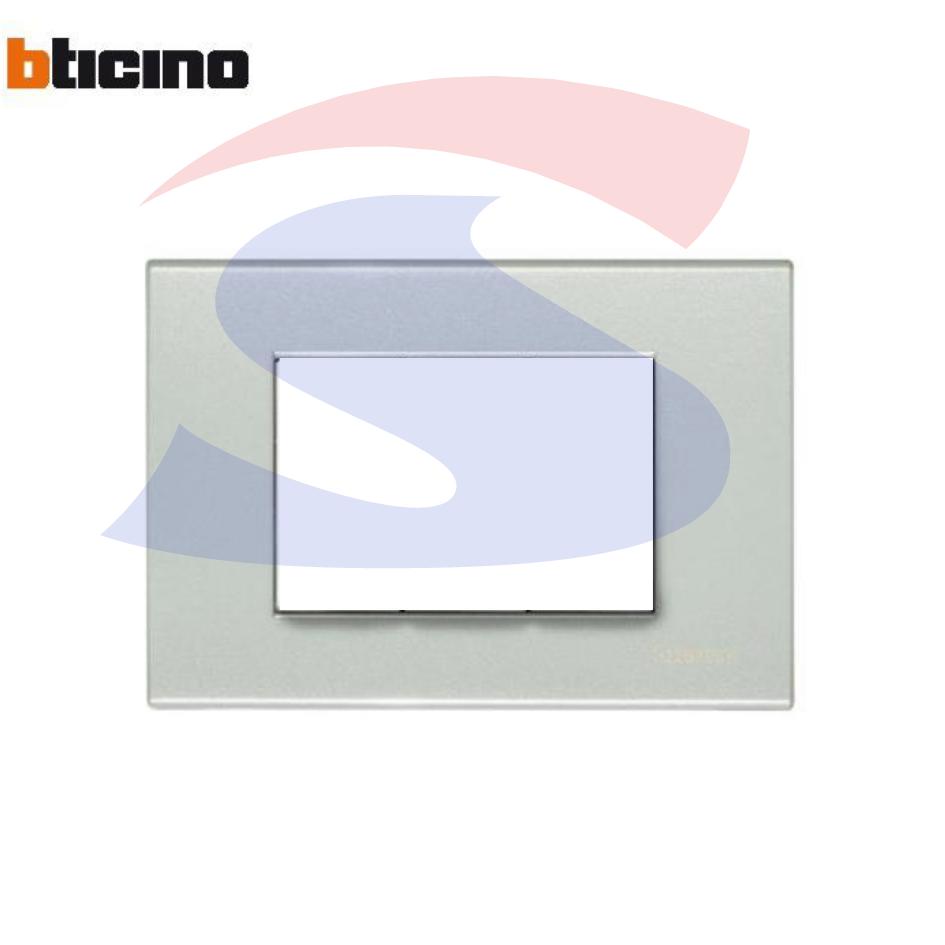 Placca 3 posti colore Grigio perla serie Livinglight - BTICINO N4803GN