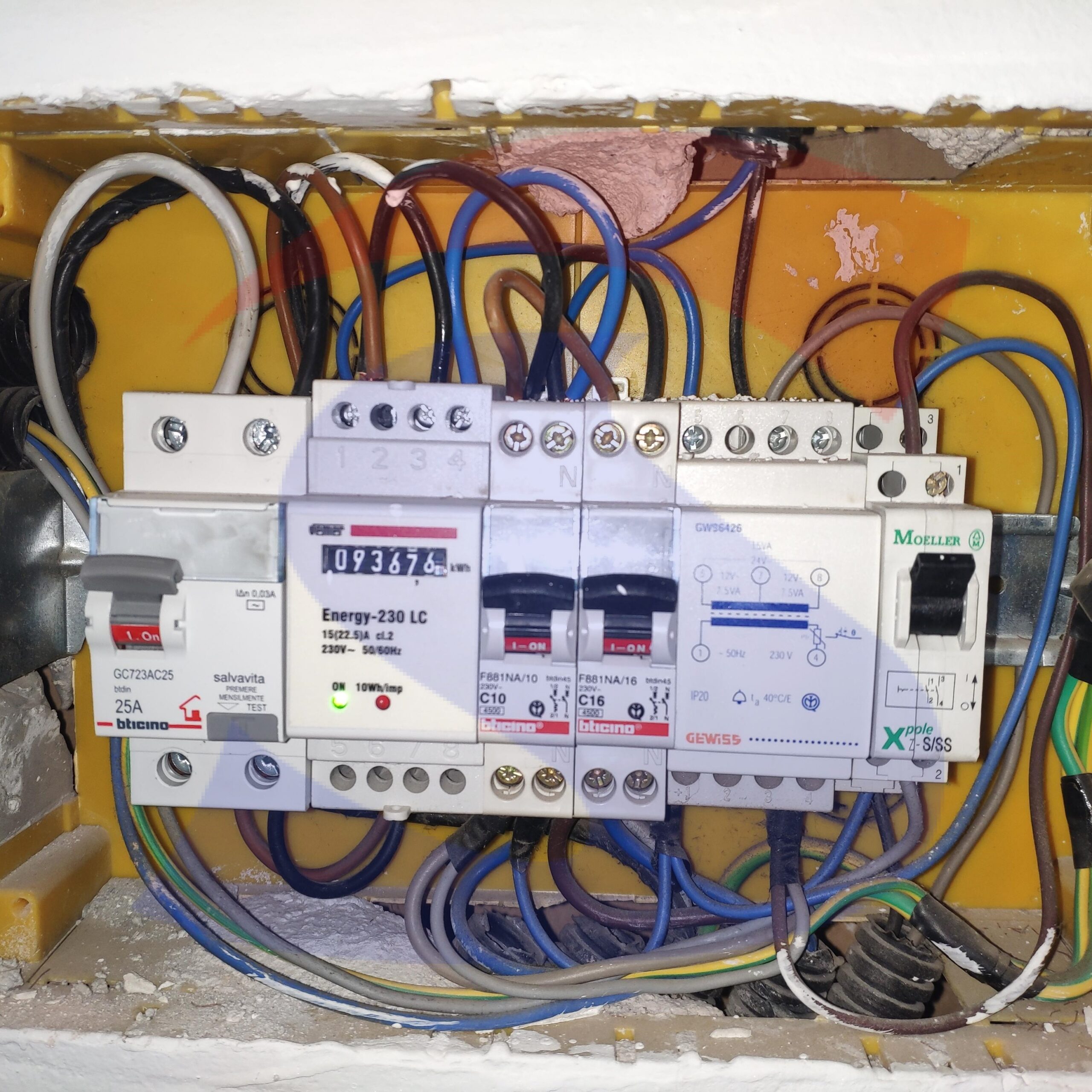 Scatola da incasso per centralino da 8 moduli DIN - BTICINO F315S8
